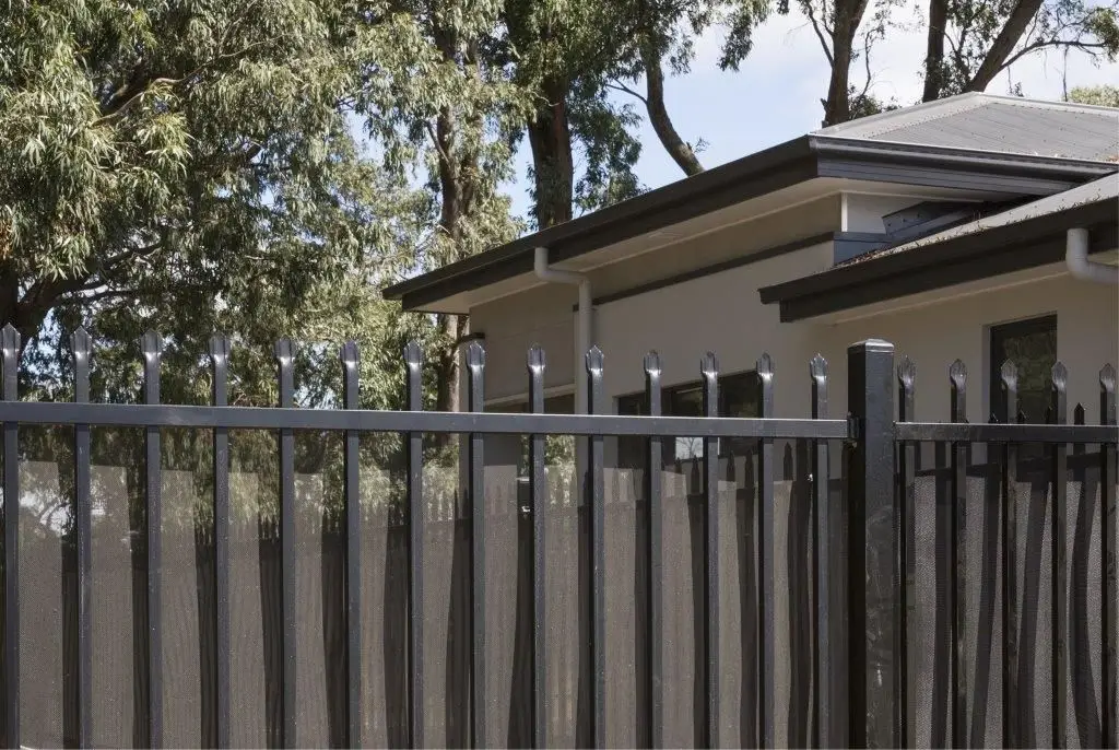 Installation of SSWM Bushfire Mesh TOUGH along exterior perimeter fence