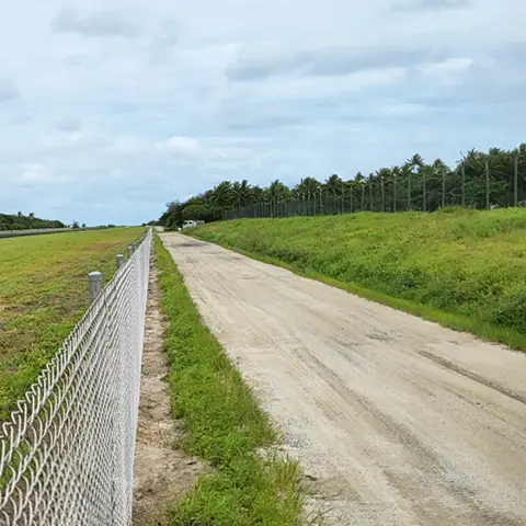 stainless steel chainlink fencing airport 3 Stainless Steel Chainlink Fence at Airport